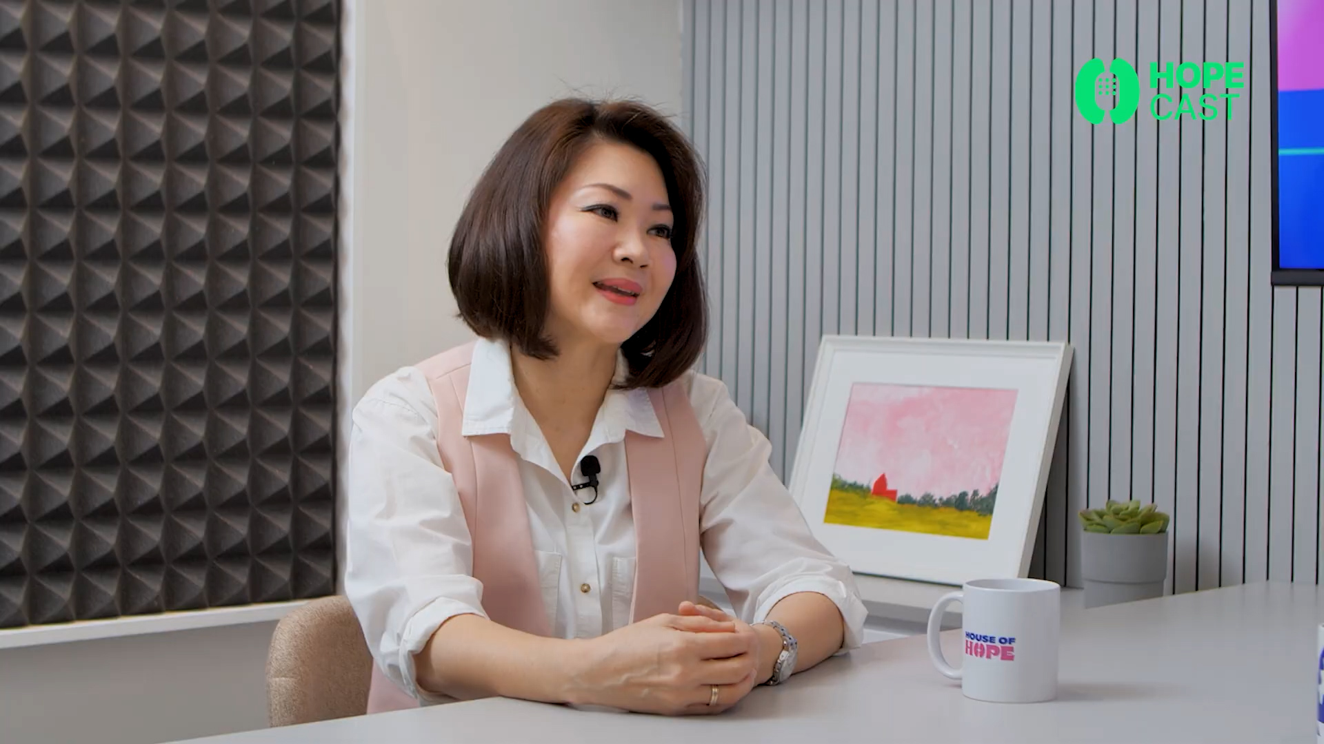 4. HOH 1.00_02_24_00.Still007