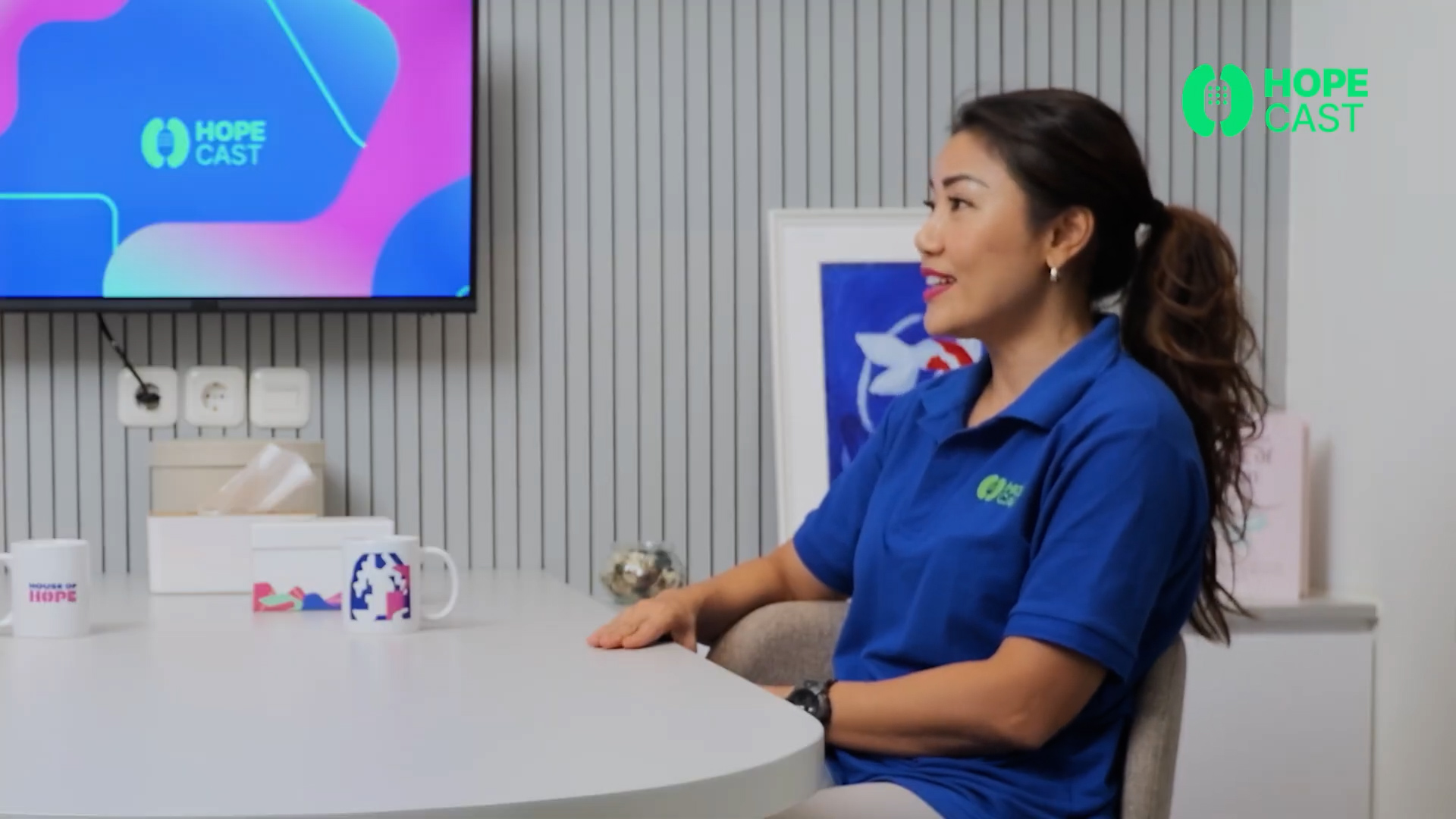 4. HOH 1.00_02_26_11.Still008