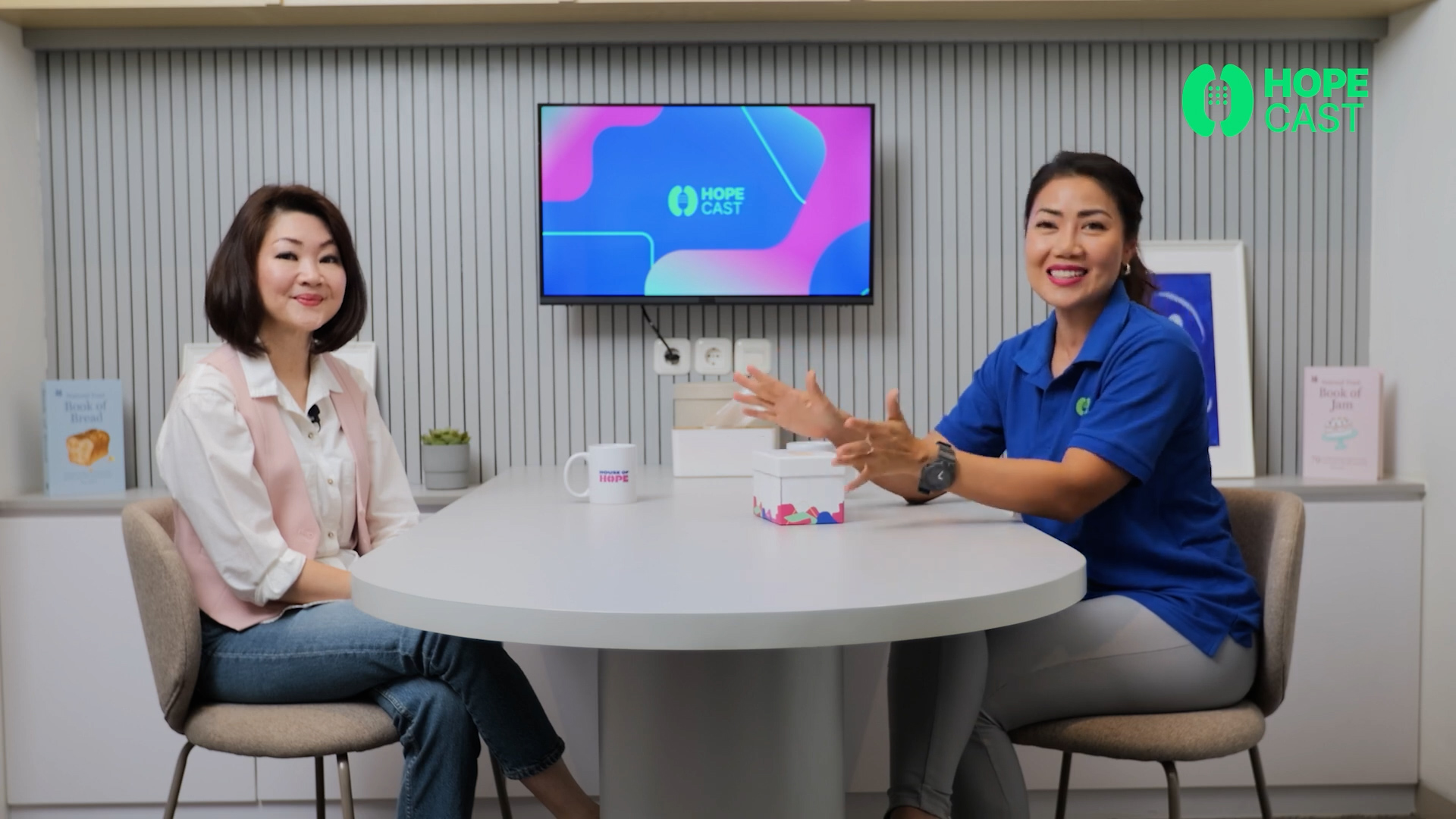 4. HOH 1.00_18_54_22.Still012