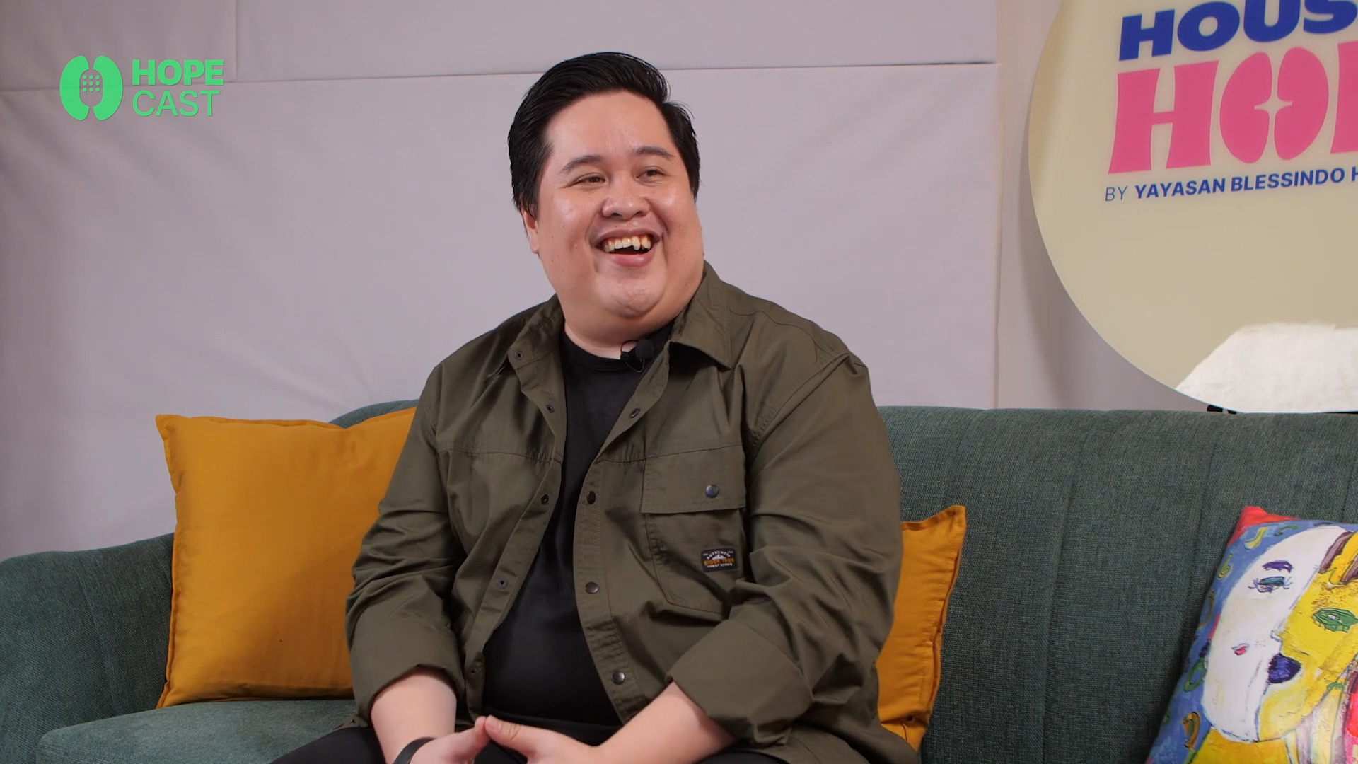 5. HOH 2.00_02_51_00.Still005