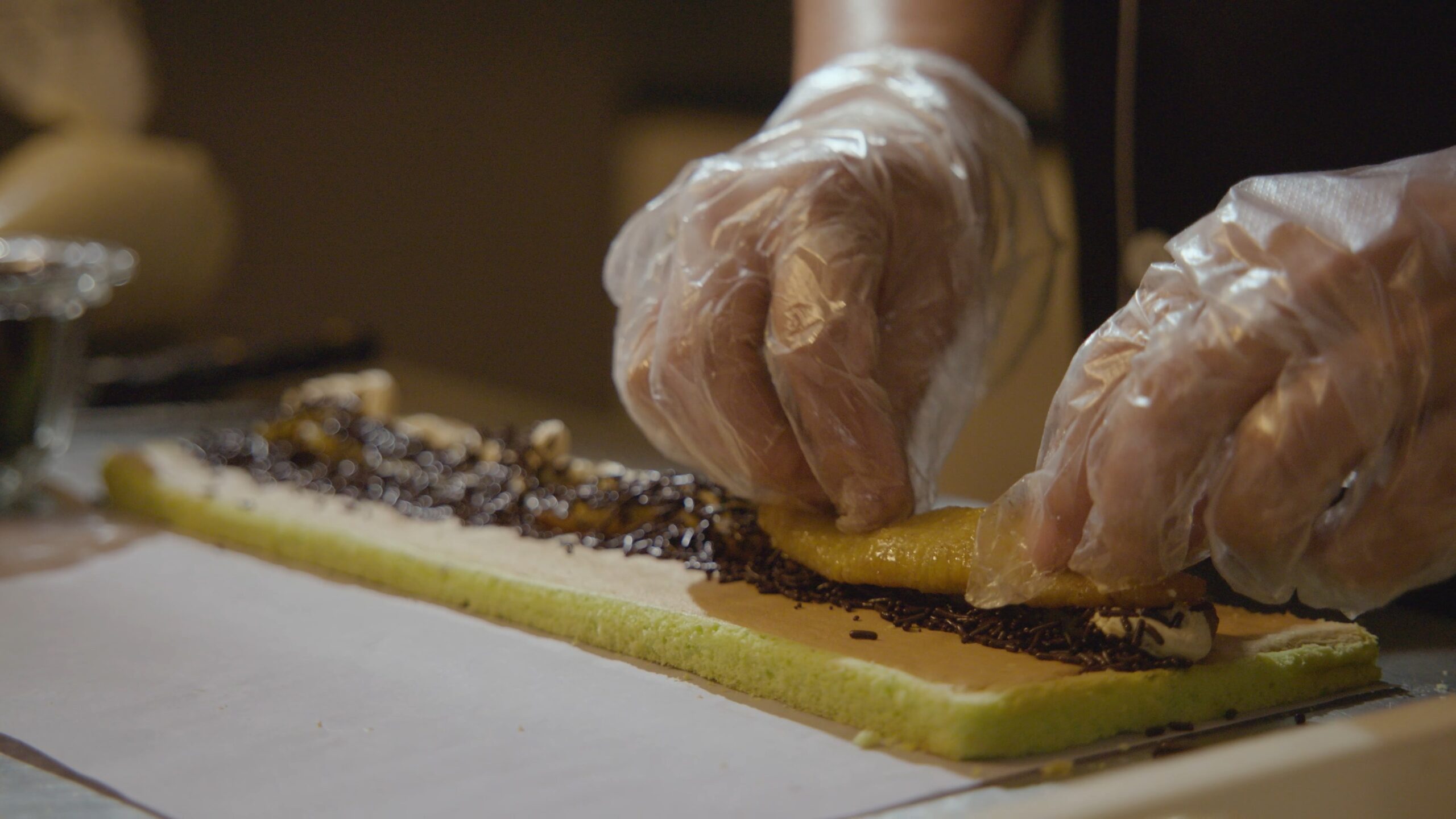 Banana Roll 4K FIN.mp4_snapshot_00.26.121