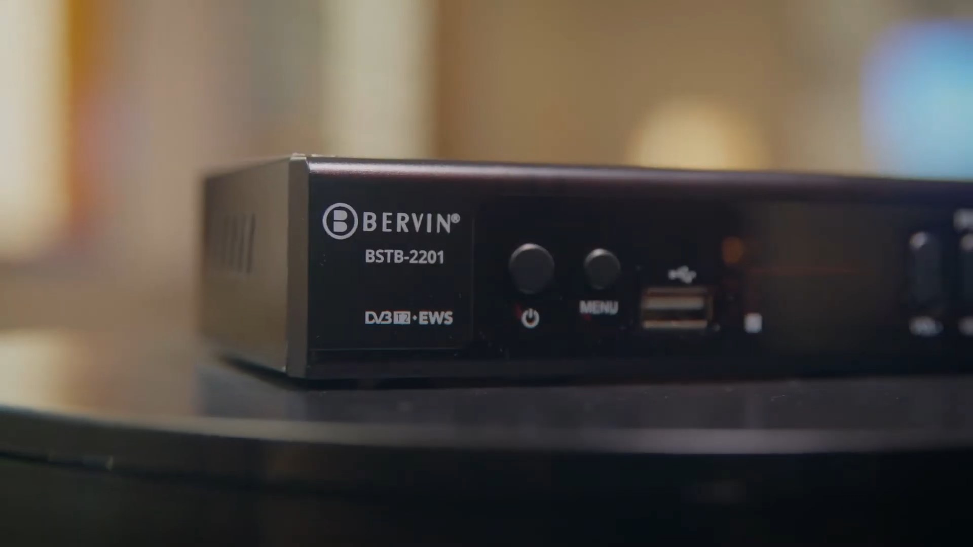 Bervin BSTB-2201 _ Set Top Box TV Digital.mp4_snapshot_01.02.198