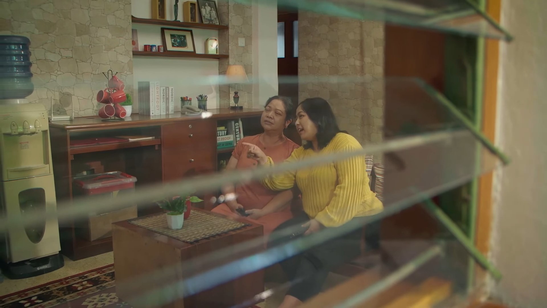 Bervin BSTB-2201 _ Set Top Box TV Digital.mp4_snapshot_02.49.239