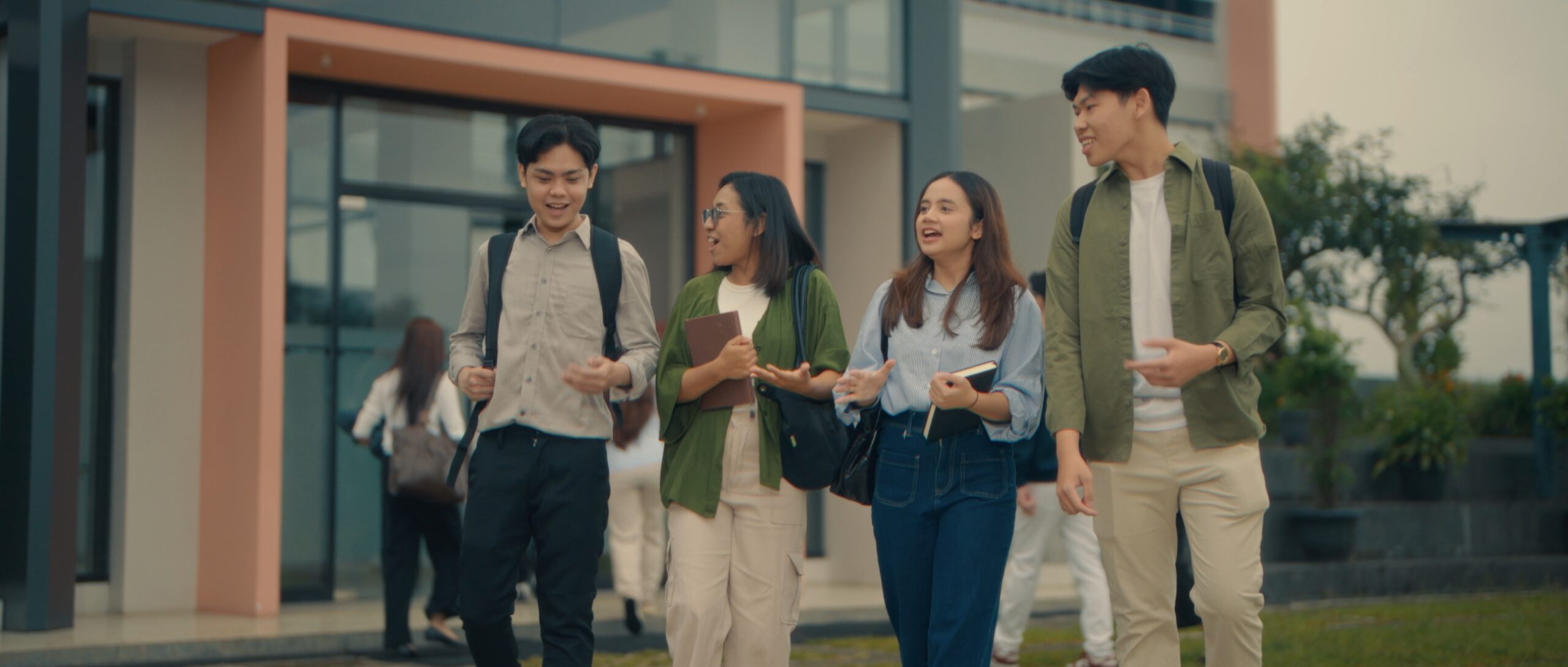 UNPAR Brand Story FIN 4K (AR 2,35-1) No Subs.mp4_snapshot_00.33.223