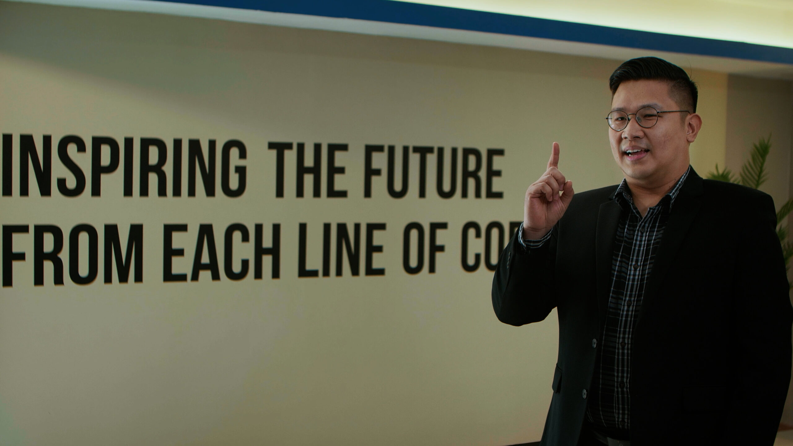 WGSHUB - 02 More Than Profit YOAN FIN 4K .00_00_16_04.Still004