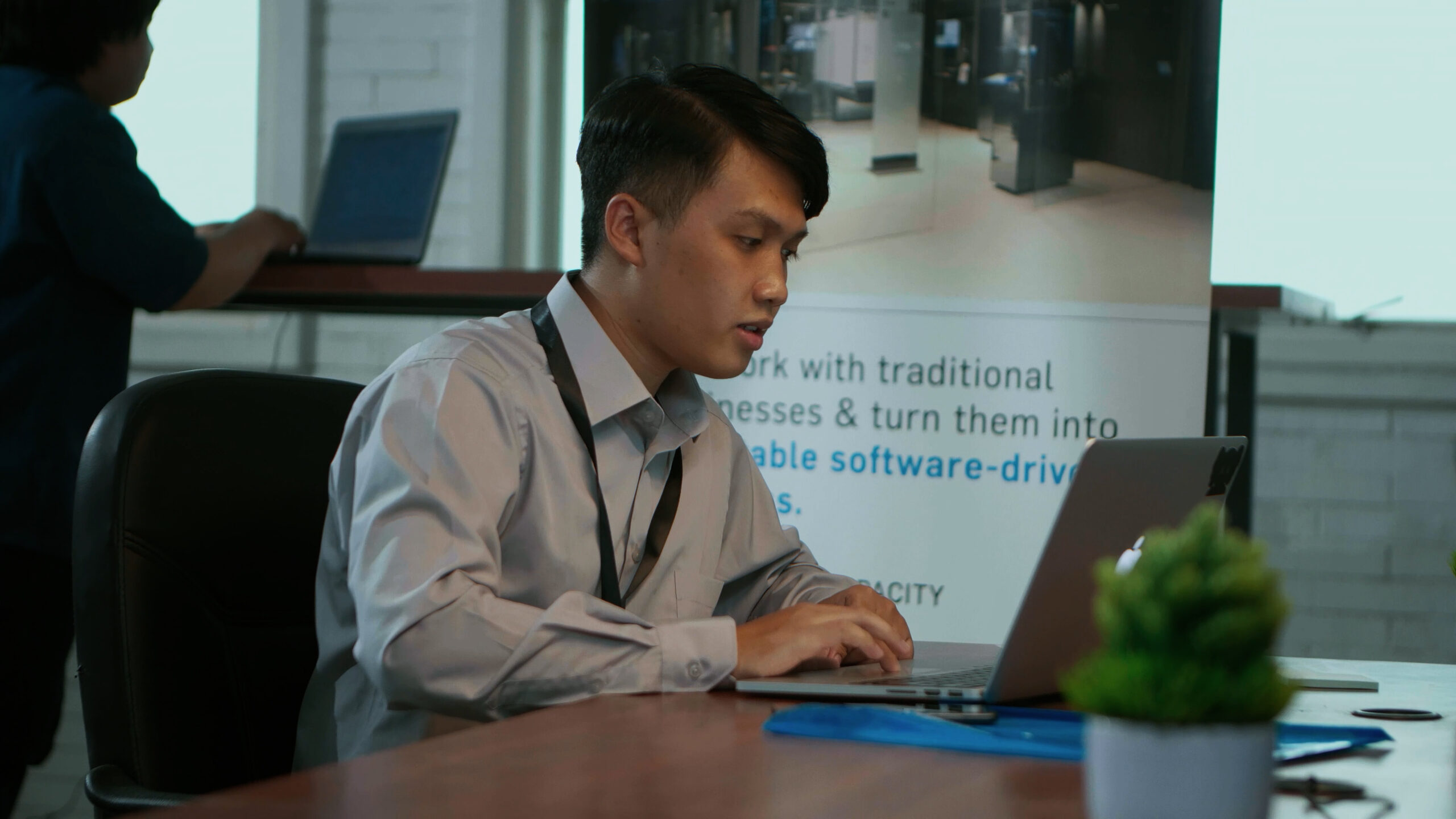 WGSHUB - 02 More Than Profit YOAN FIN 4K .00_00_37_24.Still006