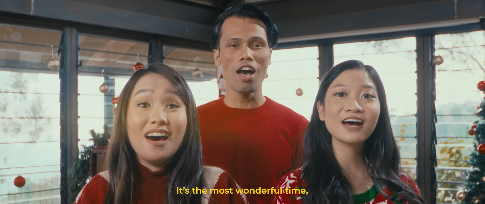 _0002_(7) It_s the Most Wonderful Time of the Year - APERTO Singers (3).jpeg