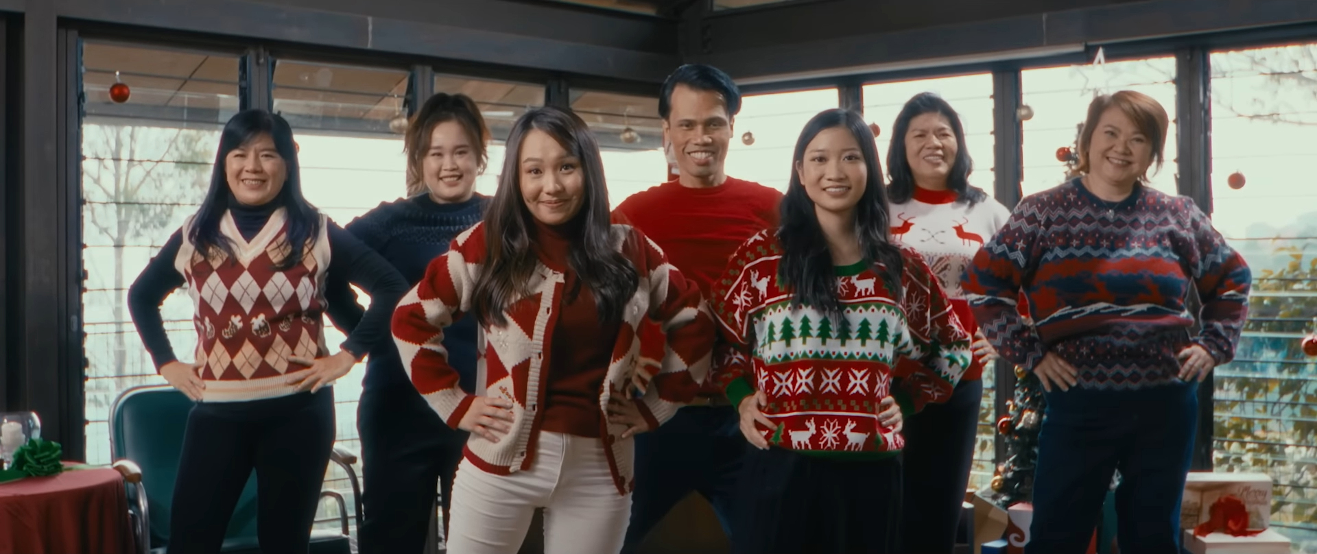 _0003_(7) It_s the Most Wonderful Time of the Year - APERTO Singers (4).jpeg