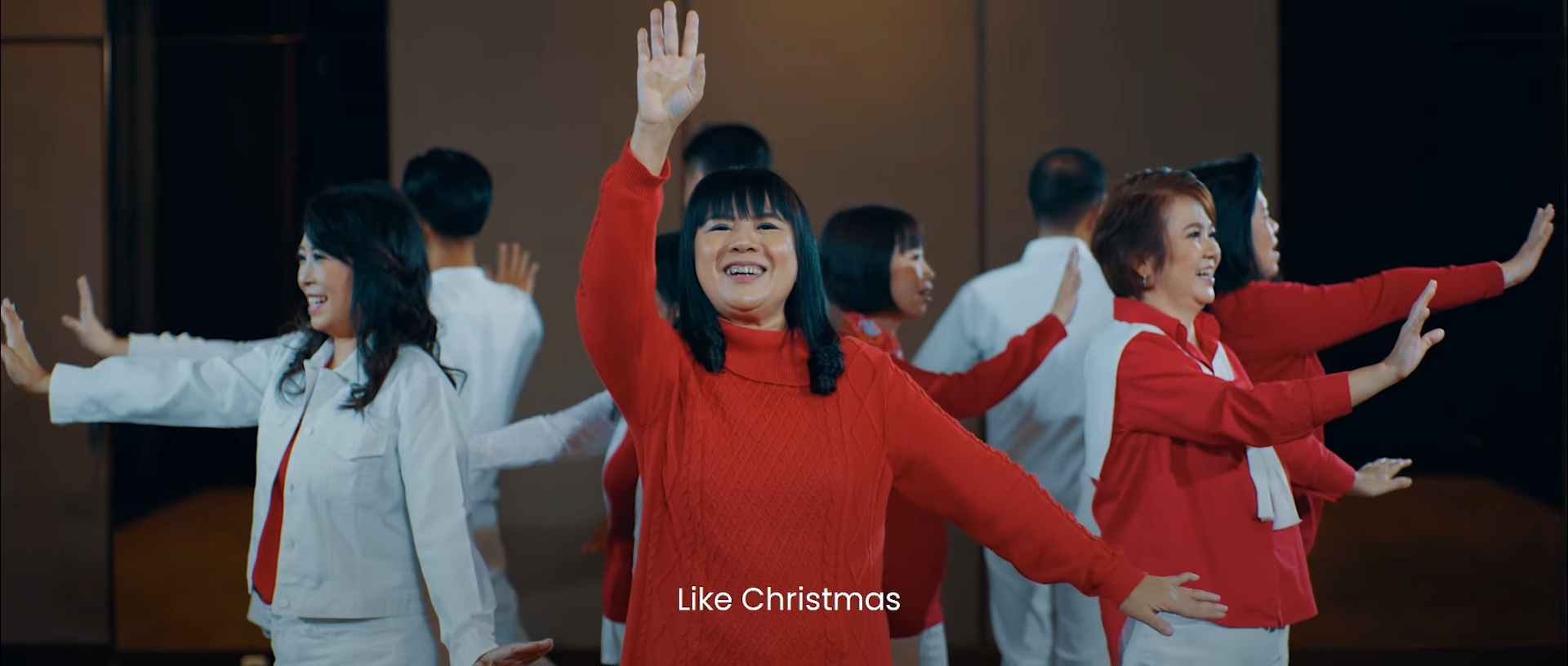 (7) It_s Beginning to Look Like Christmas - APERTO Singers 2024 (1)