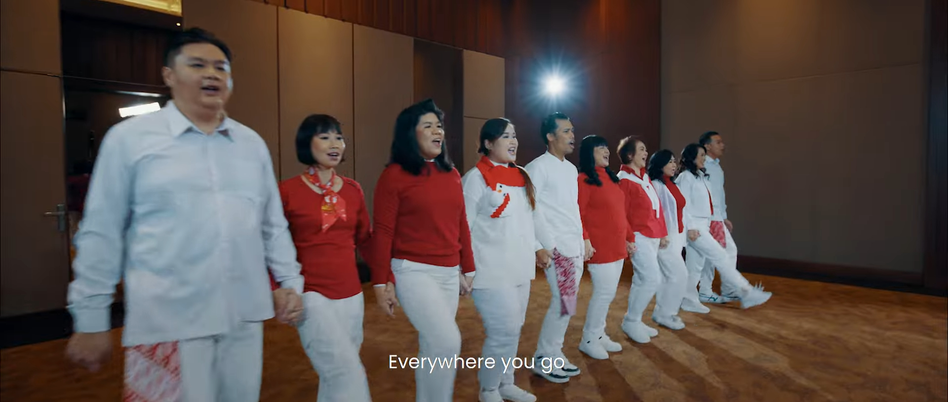 (7) It_s Beginning to Look Like Christmas - APERTO Singers 2024 (10)