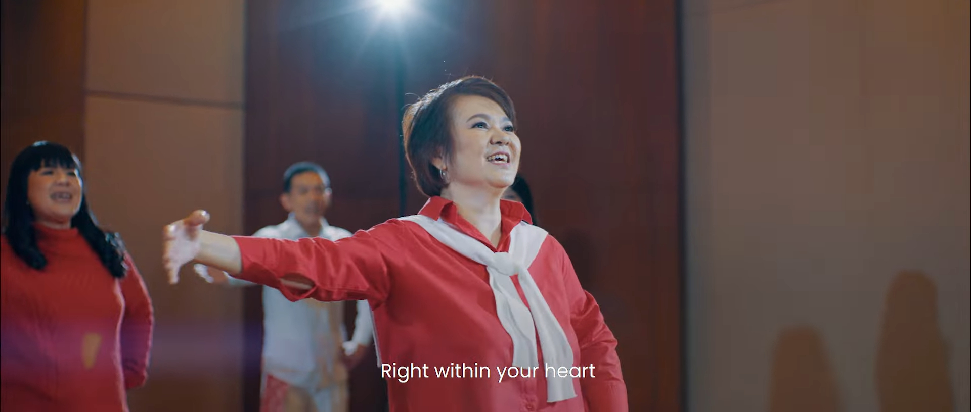 (7) It_s Beginning to Look Like Christmas - APERTO Singers 2024 (12)