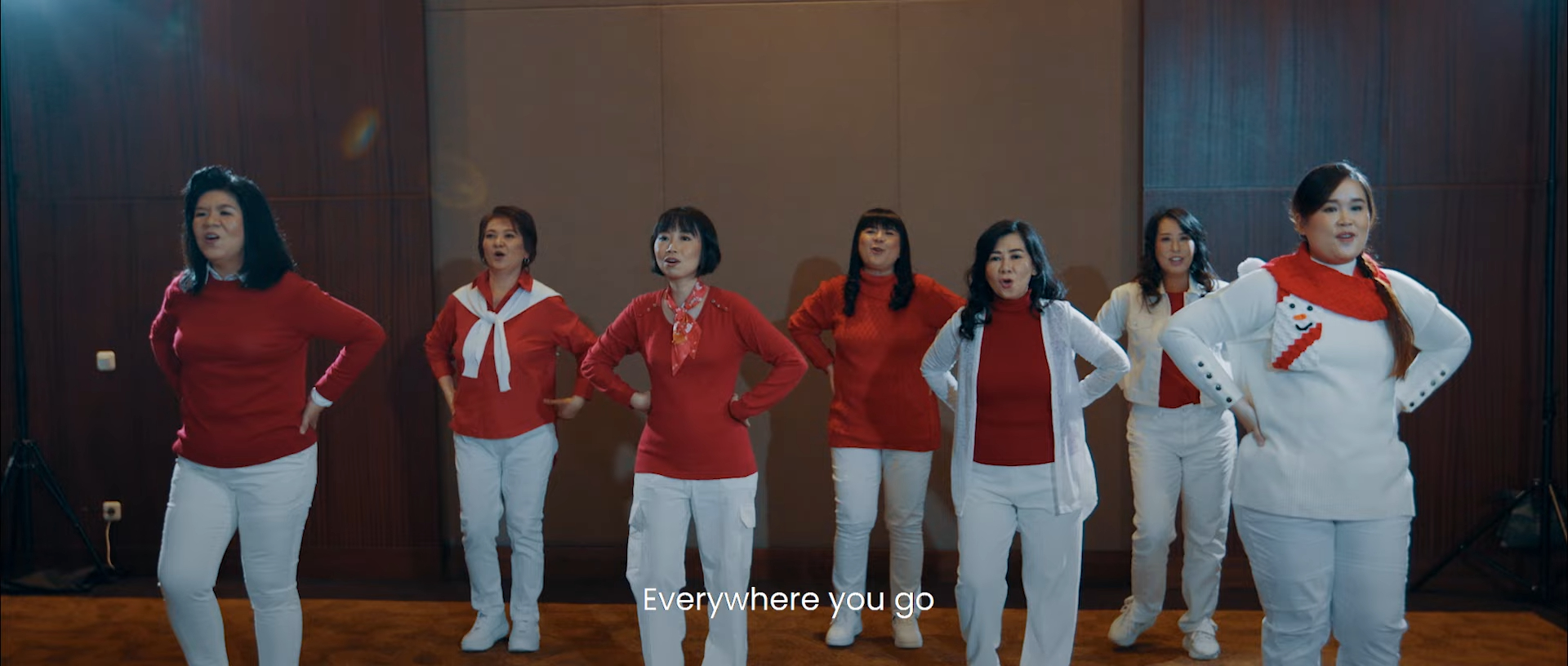 (7) It_s Beginning to Look Like Christmas - APERTO Singers 2024 (2)