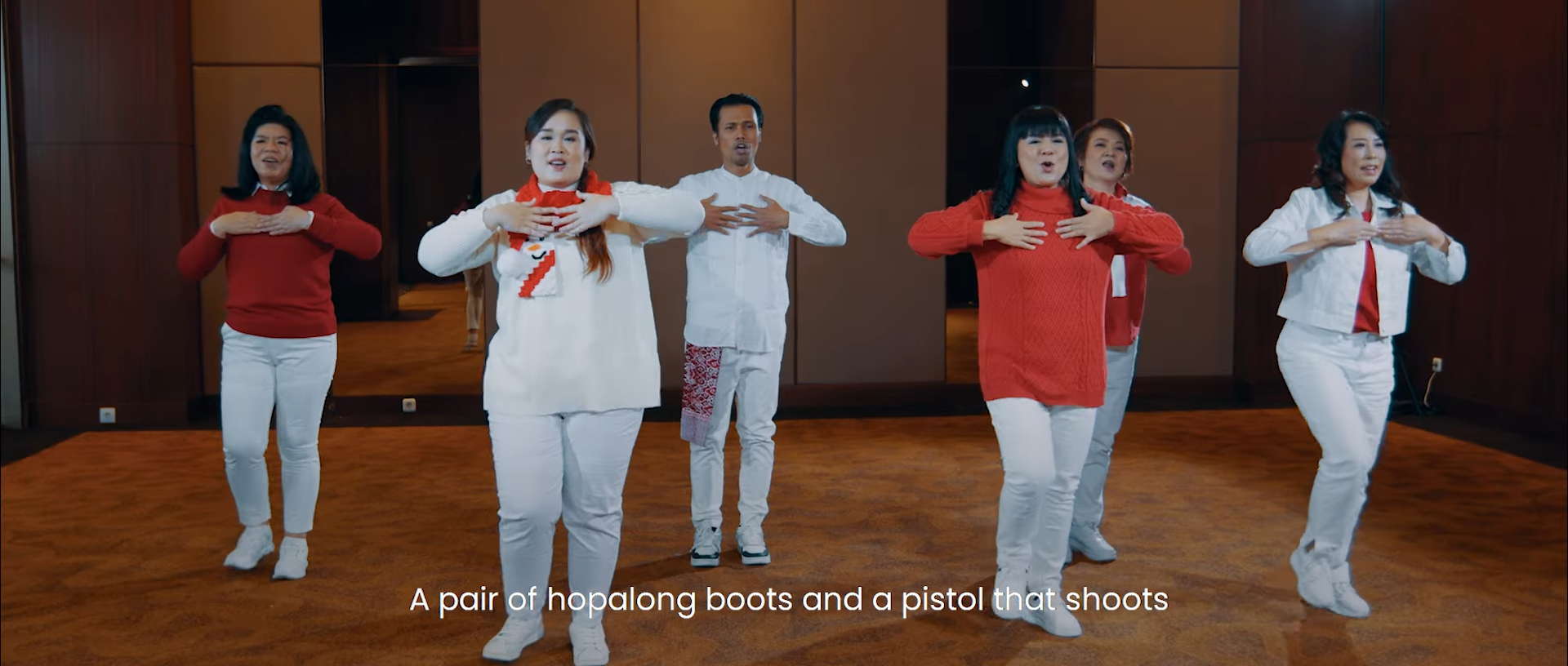 (7) It_s Beginning to Look Like Christmas - APERTO Singers 2024 (6)