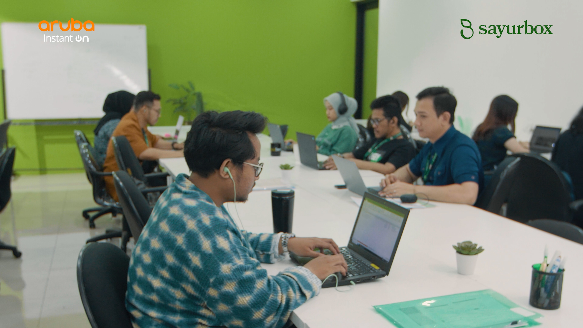 Helios - Sayur Box.00_01_24_06.Still006